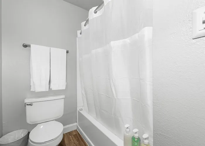 Apartment Luxury Retreat Pool Gym Wifi Tempe