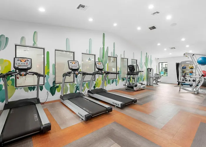 Luxury Retreat Pool Gym Wifi Apartment Tempe